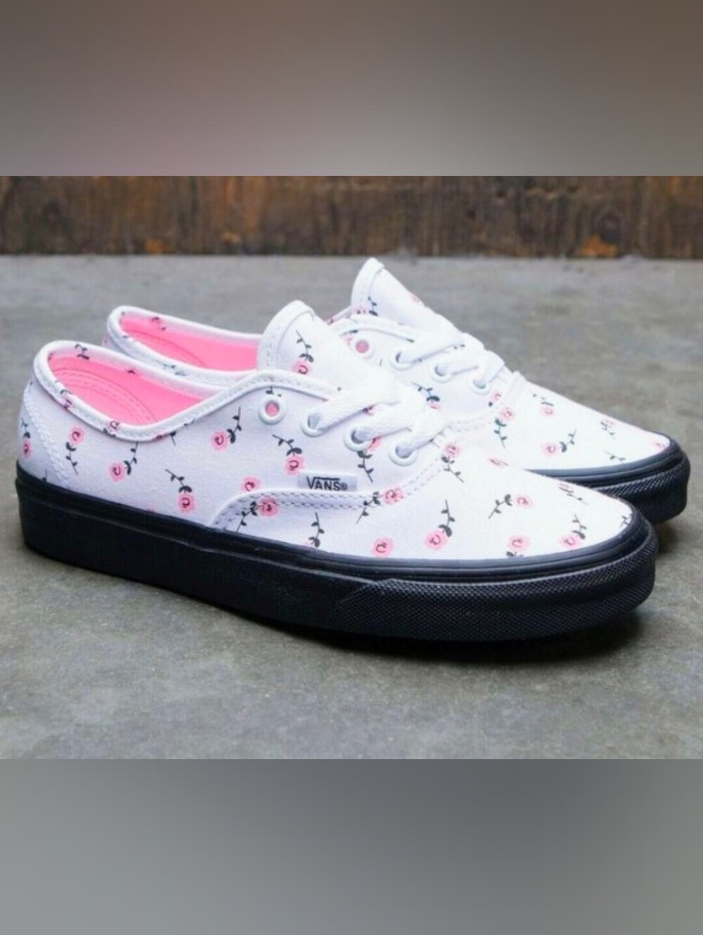 Vans×Lazy oaf limited edition with pink flowers